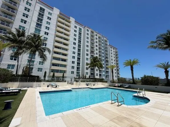 3000 Coral Way APT 813, Miami, FL 33145