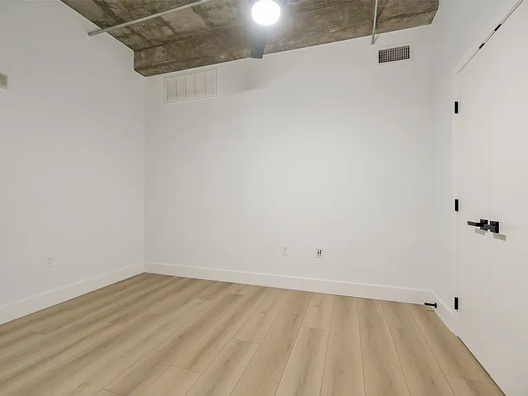1001 Belleview St #408 — Photo 22