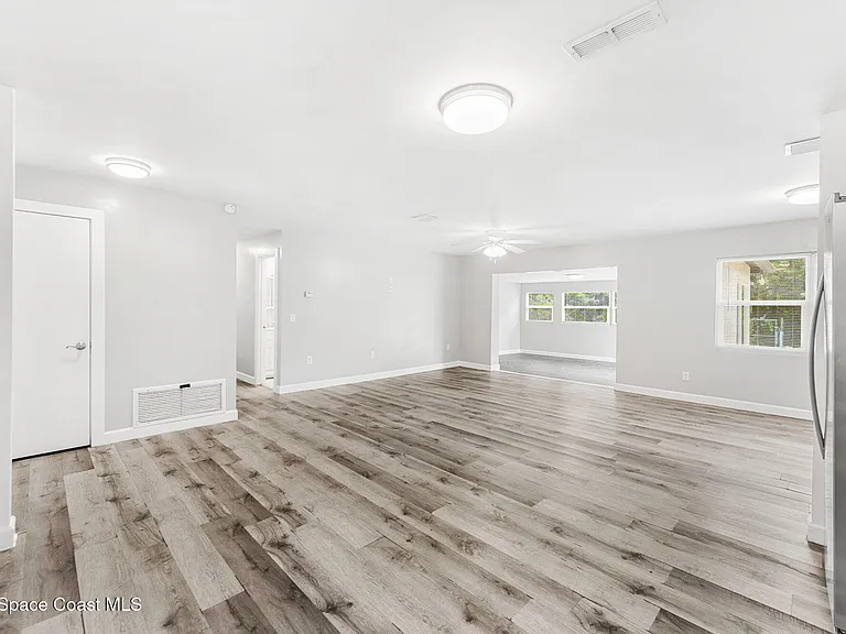 2426 Clemson Dr — Photo 13