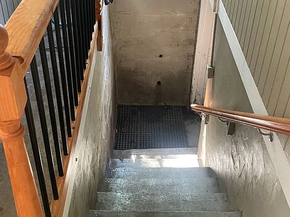 3rd image of 16 Taxter Rd
