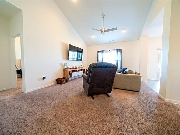 5th image of 7428 Beal Cir