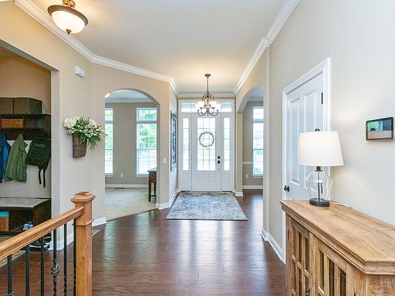 4th image of 6905 Linden Woods Dr