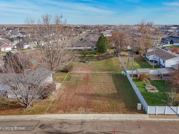 390 Baker Ave, Dickinson, ND 58601