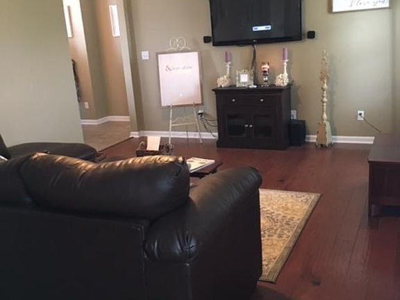 3rd image of 566 Webb Ln