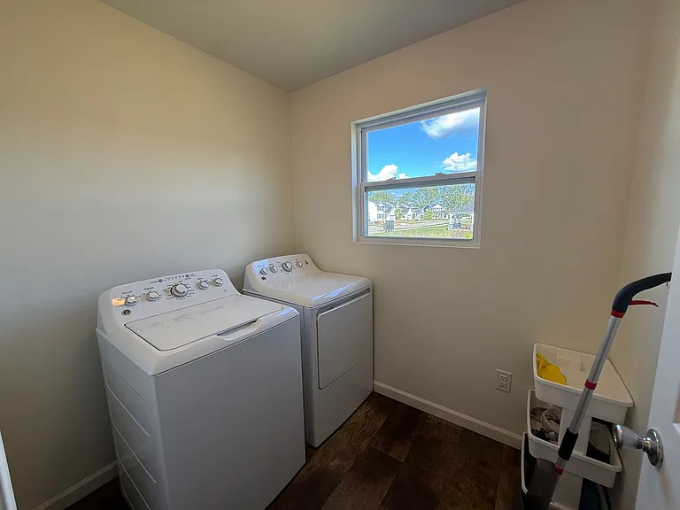 10906 Constant Dr — Photo 8