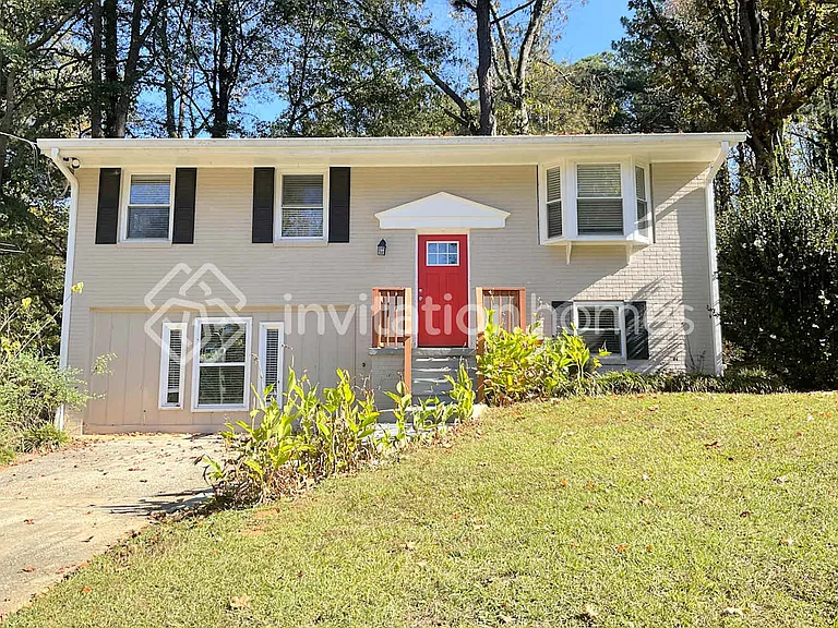 2822 Battle Forrest Dr — Photo 1