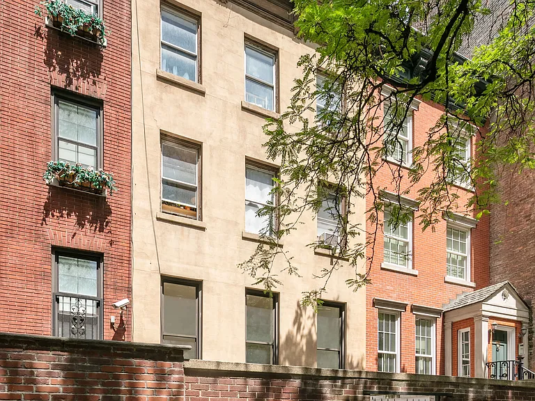 331 E 65th St #4N — Photo 3