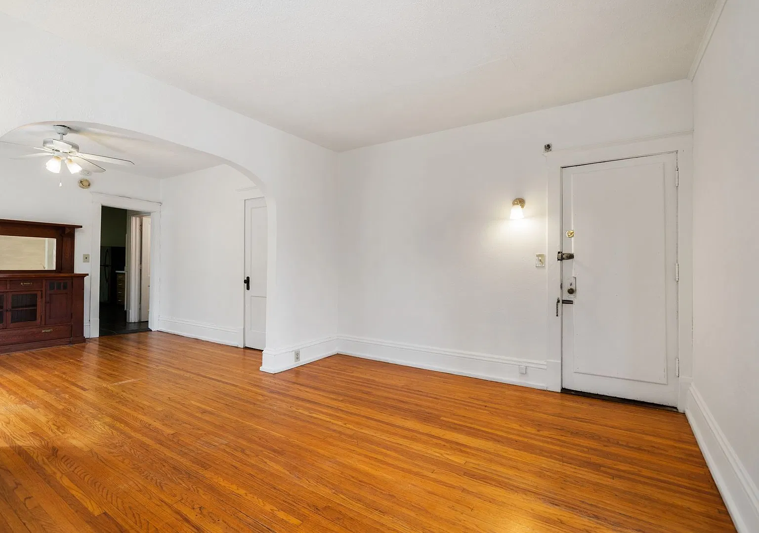 3012 Bryant Ave — Photo 2