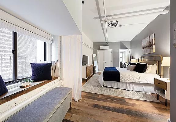 5th image of 10 Leonard St APT 5NW