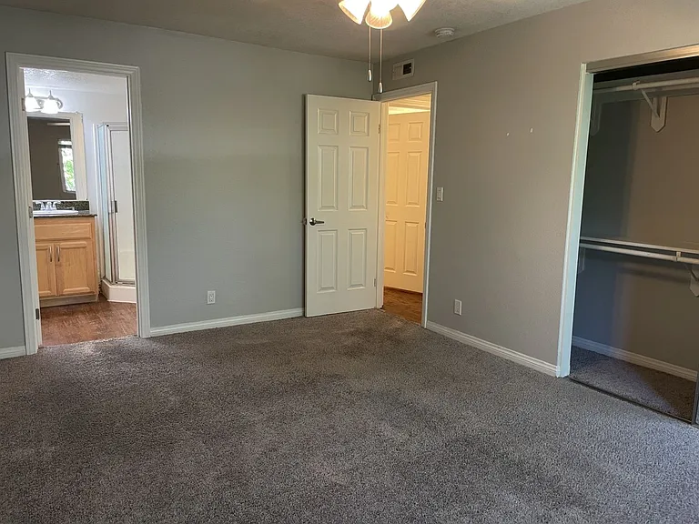 Villa Serrano Apartment Homes — Photo 50