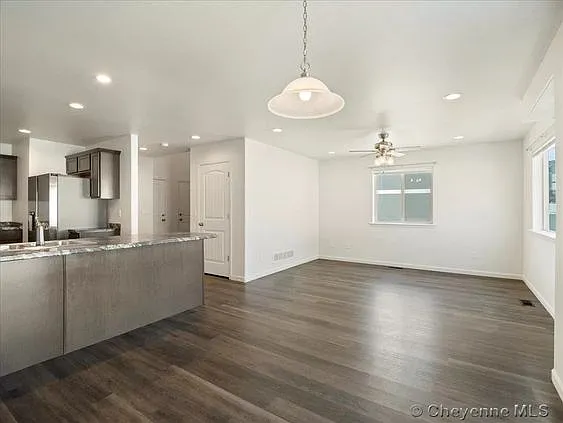 1560 Danny Pl — Photo 4