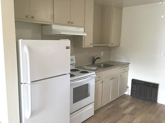 3rd image of 316 Lawton St