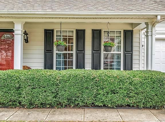 3rd image of 2847 Whaleys Ct