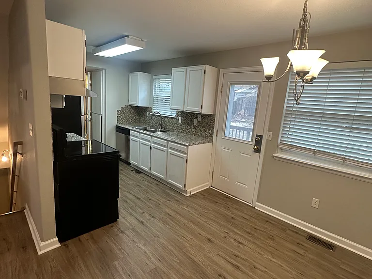 17594 E Temple Dr — Photo 5