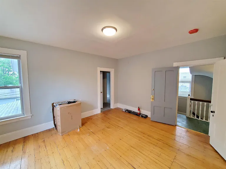 146 Highland Ave #2 — Photo 9