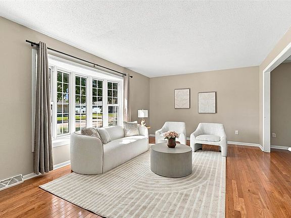 3rd image of 732 Perdock Ct