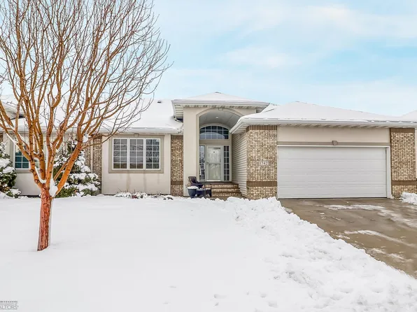 1742 Evergreen Way, West Fargo, ND 58078