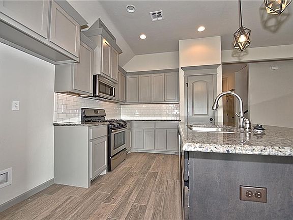 4th image of 16821 Picasso Dr
