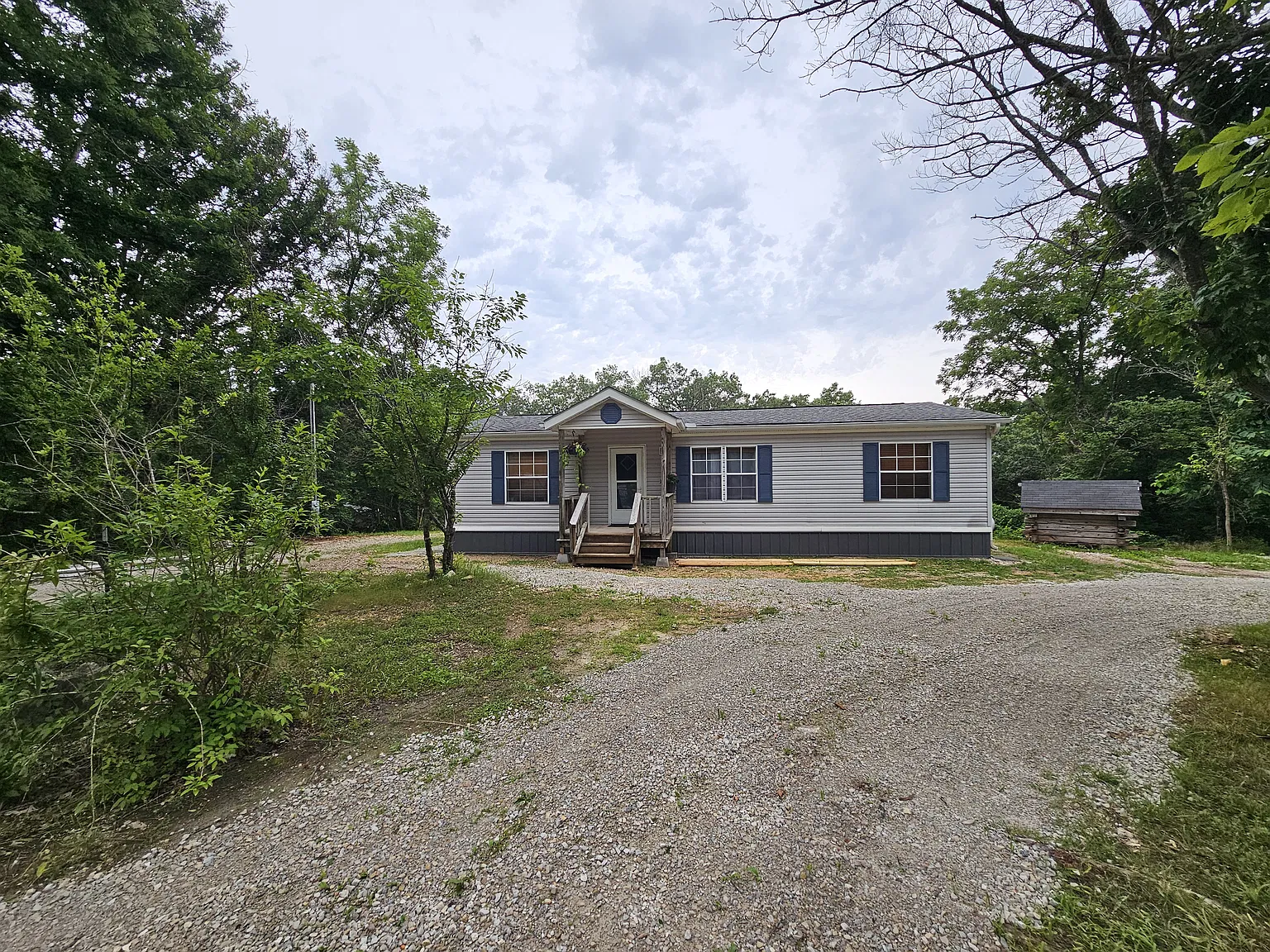 3 bed, 1232 sqft, $1,800 — Photo 2