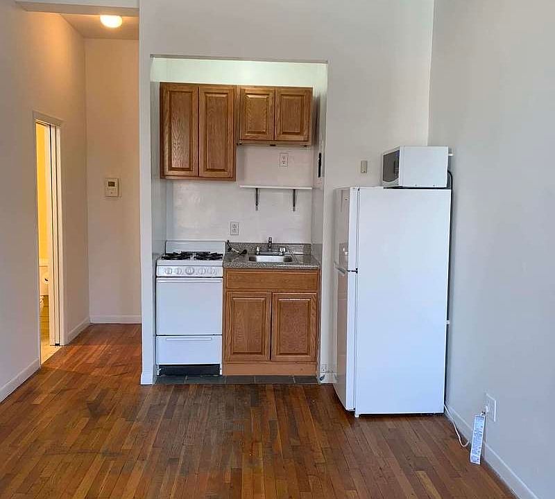 2nd image of 430 E 87th St APT 5F