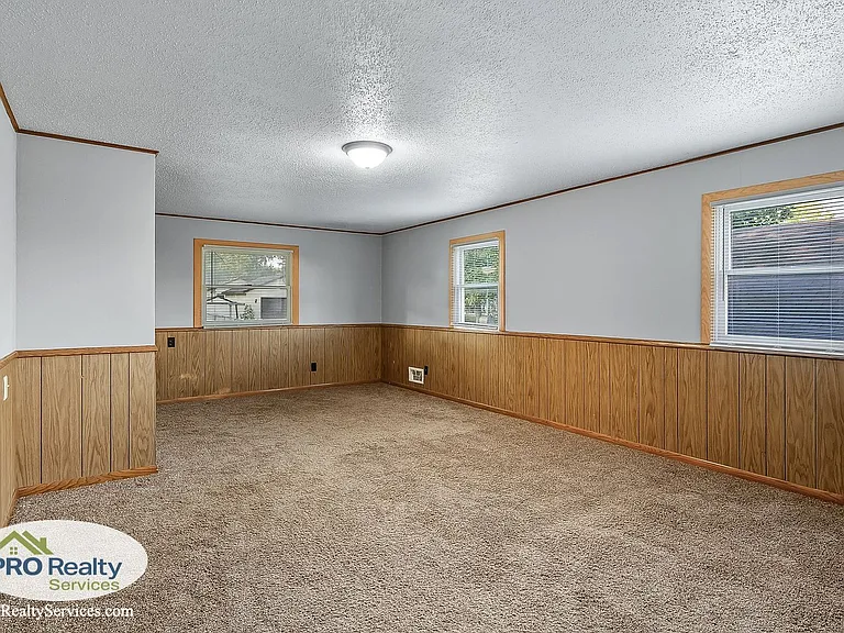 208 2nd St SW — Photo 13
