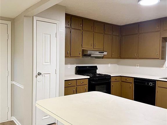 5th image of 524 Julius Dr