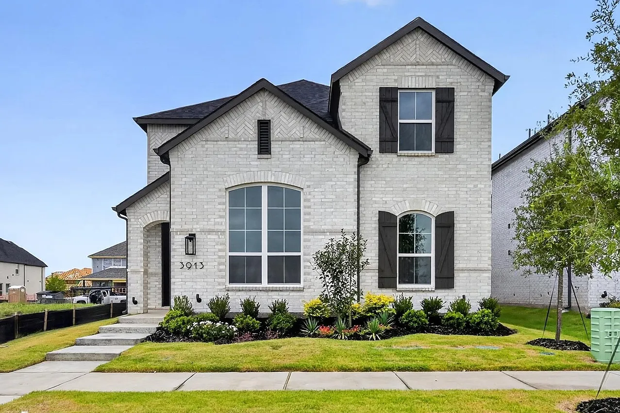 5 bed, 2513 sqft, $3,950 — Photo 1
