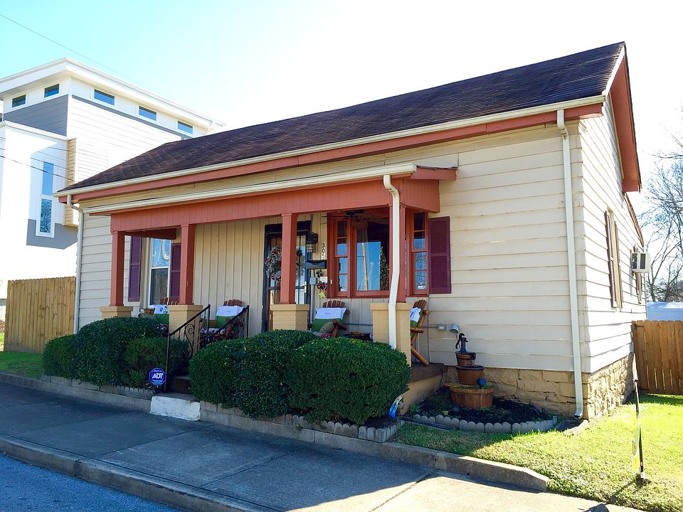 Front view w front balcony