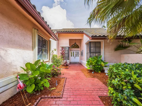 19365 Cherry Hills Ter, Boca Raton, FL 33498