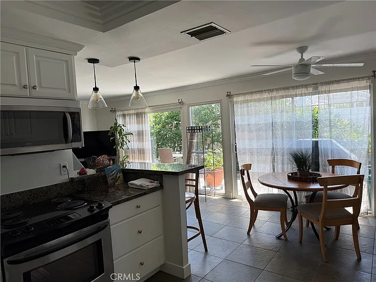 2522 University Dr — Photo 7