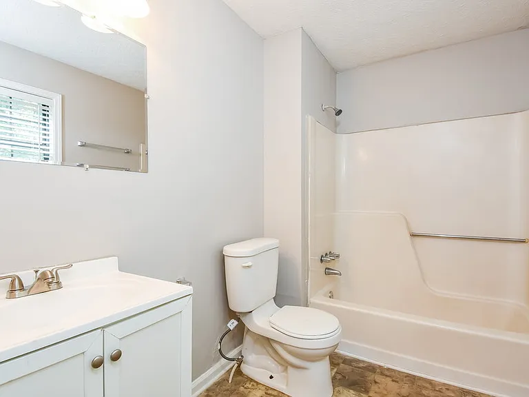 1009 Hicksmil Dr SW — Photo 12