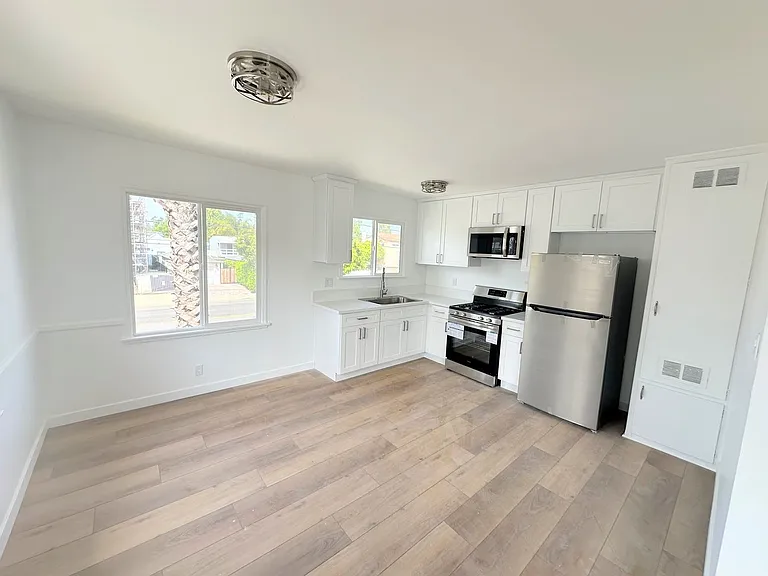 14410-14416 Magnolia Blvd #14410-4 — Photo 2
