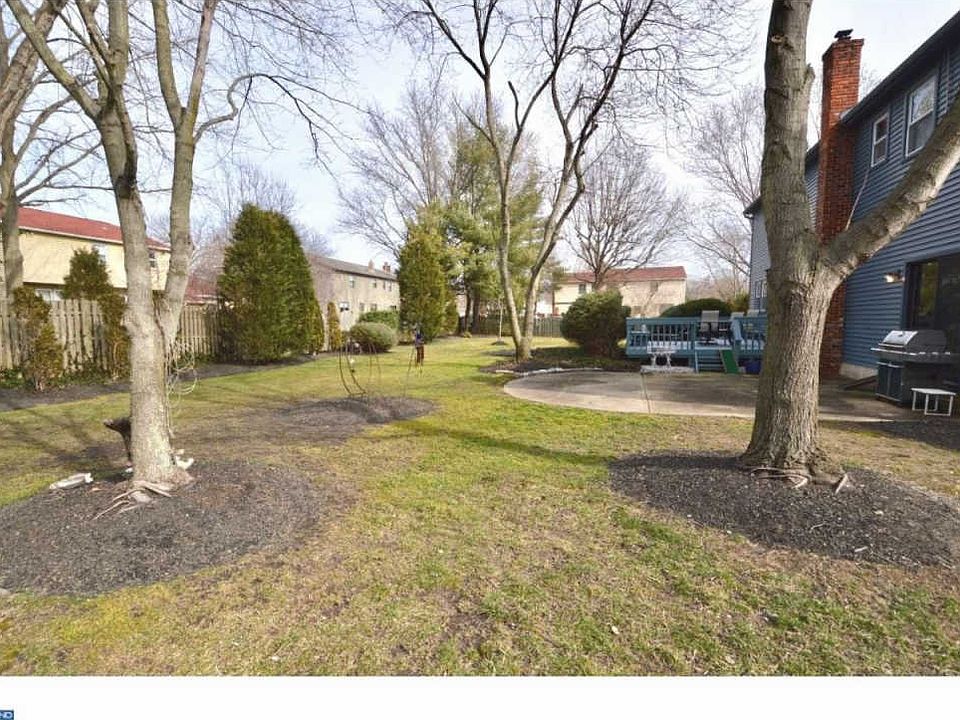 2nd image of 9 Autumn Ct
