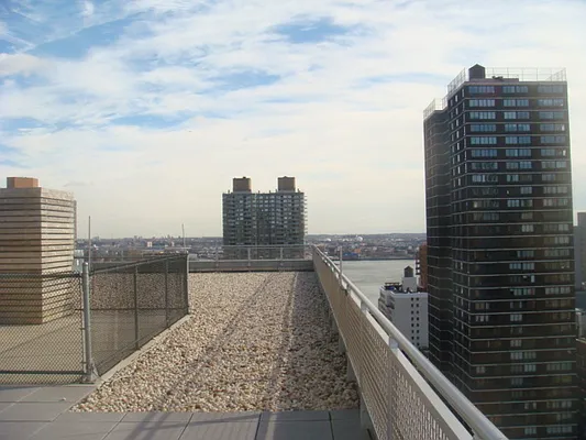 Rented by Luxury Property Group | media 33