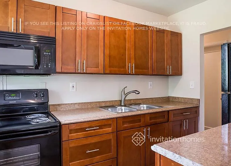 335 NW 190th St — Photo 10
