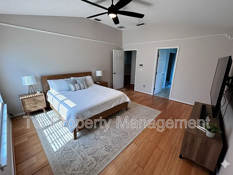 1449 Blue Heron Ln E — Photo 25