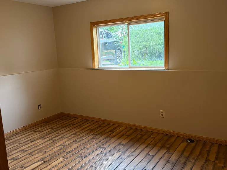 5660 Penfield Ave N — Photo 10