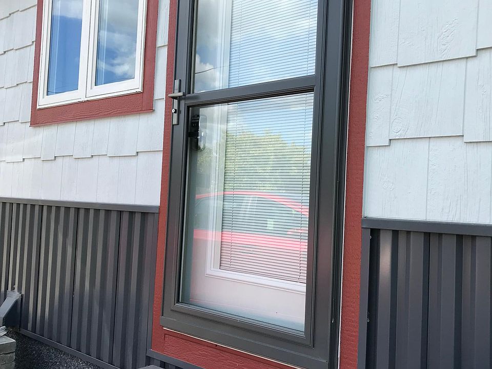 1st image of 30 1/2 W Zeller St