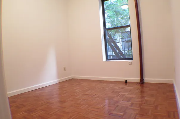 Rented by Glasser Realty LLC | media 21