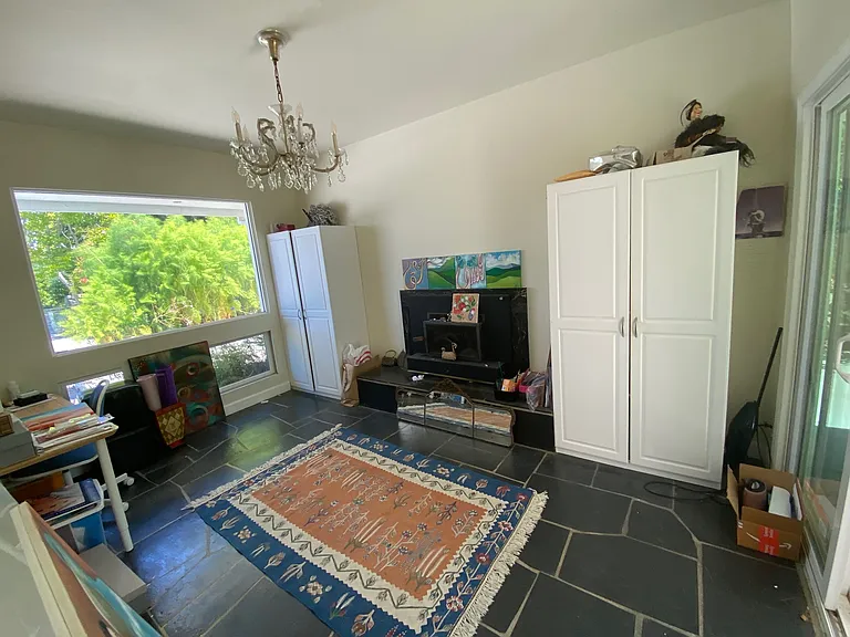 Sitting Room attached to Master bdrm