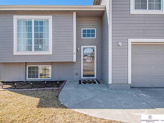 2nd image of 17115 Camden Cir