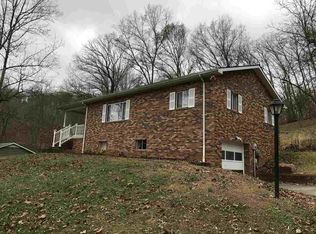 447 Hidden Valley Rd, Kenova, WV 25530