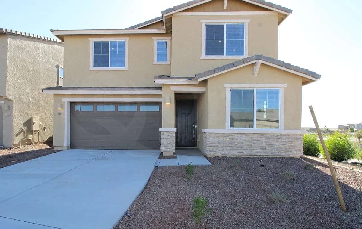 4 bed, 3.0 bath, 2550 sqft, $2,395 — Photo 1