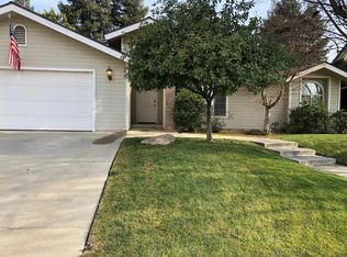 302 Oak Dr, Reedley, CA 93654