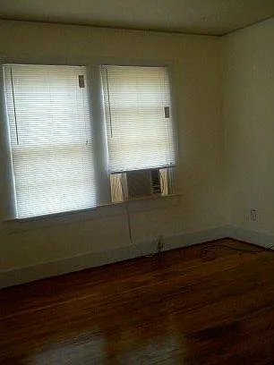 514 E State St — Photo 10