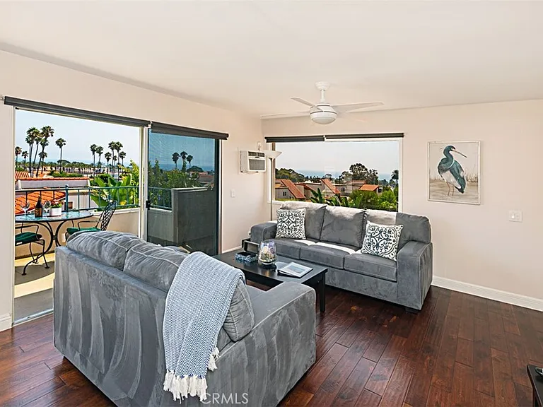 712 Calle Divino — Photo 2