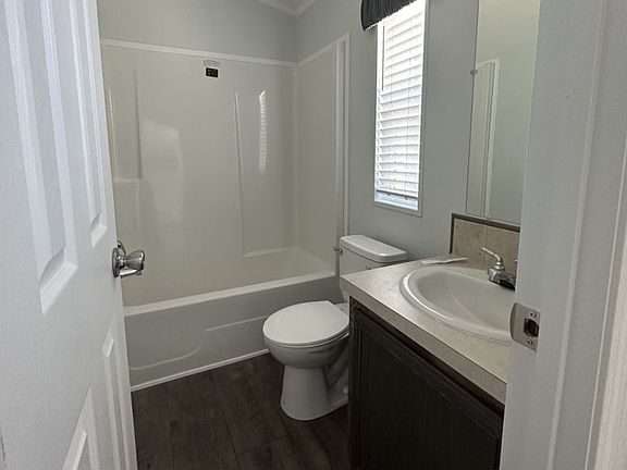 secondary bathroom