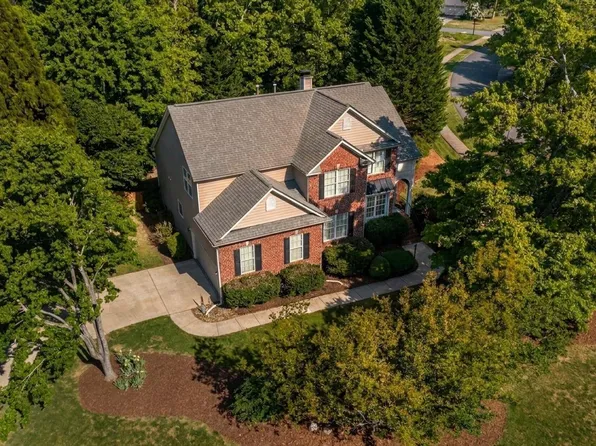 909 Kennesaw Ct, Hillsborough, NC 27278