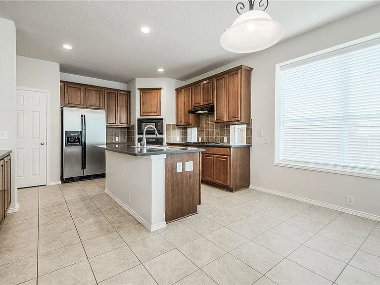 2338 Falcon Point Dr — Photo 8