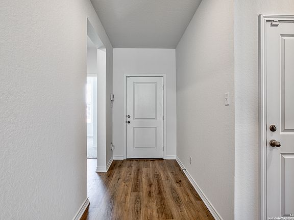 5th image of 514 Deer Crest
